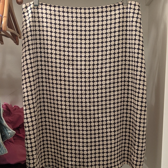 Banana Republic polkadot silk pencil skirt size 12 - Picture 2 of 3